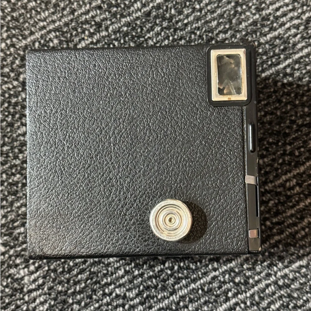 Vintage Kodak Brownie Target Six-16 Box Camera Working Shutter Untested 40s 50s